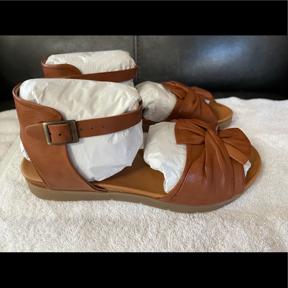 Miz Mooz Dory Sandals Women’s size 9